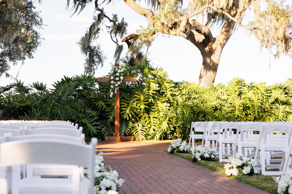 Adams Estate wedding venue in Lake Alfred, Florida, captured by Snapshots by Gabriela