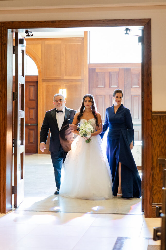 wedding ceremony near historic estate wedding venue Casa Feliz in Winter Park, Florida, photographed by Snapshots by Gabriela