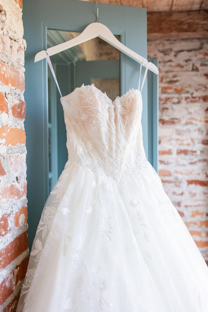 wedding details at historic estate wedding venue Casa Feliz in Winter Park, Florida, photographed by Snapshots by Gabriela