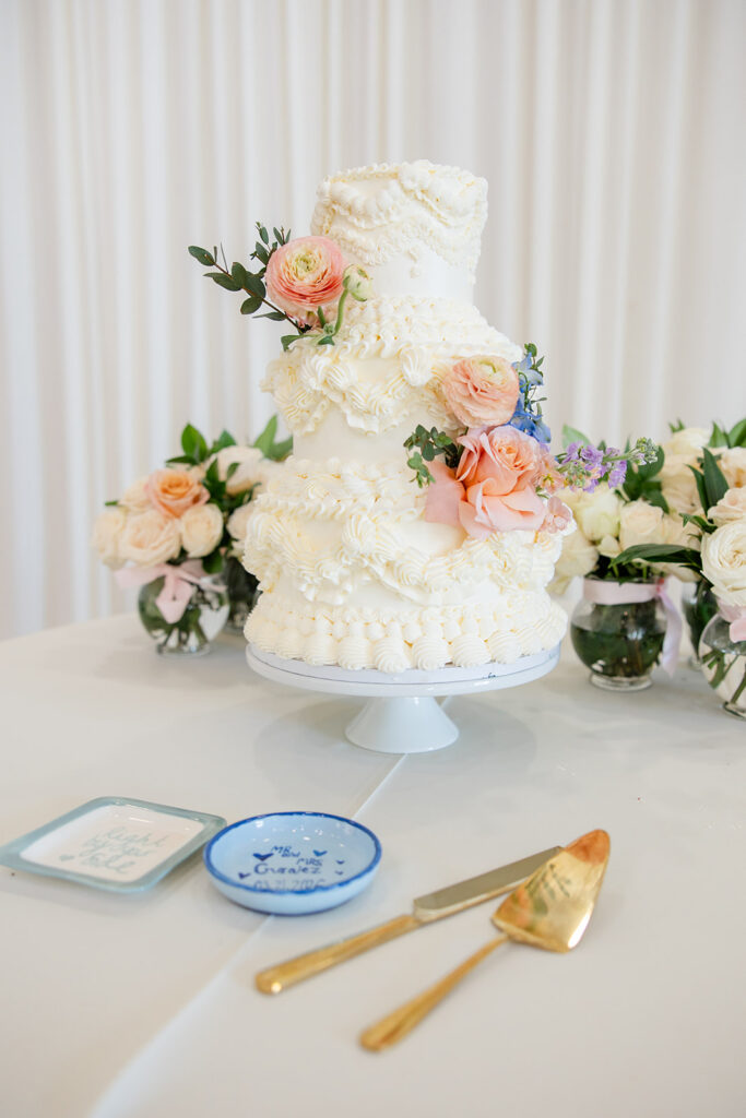 wedding cake at a spring wedding at Lake Mary Events Center, captured by Snapshots by Gabriela